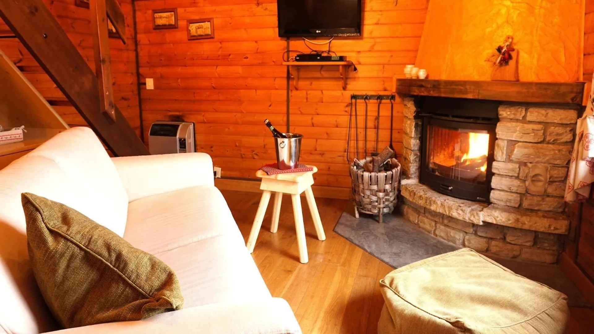 Spacious Chalet In Cutigliano With Swimming Pool Italy