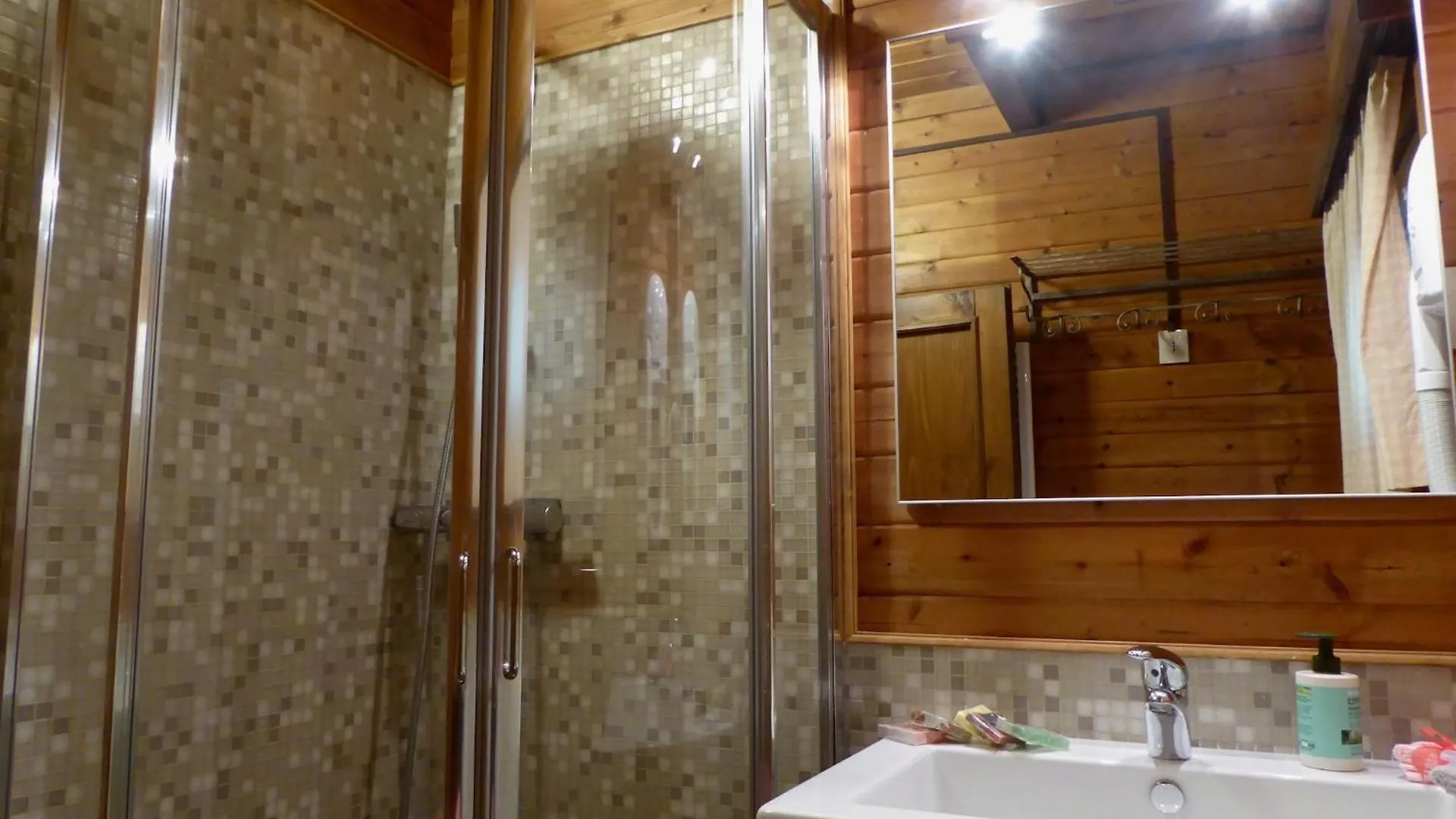 Spacious Chalet In Cutigliano With Swimming Pool
